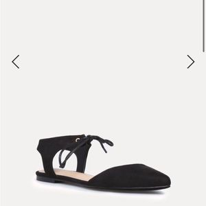 Closed toe lace-up flat (Ariel) in Black